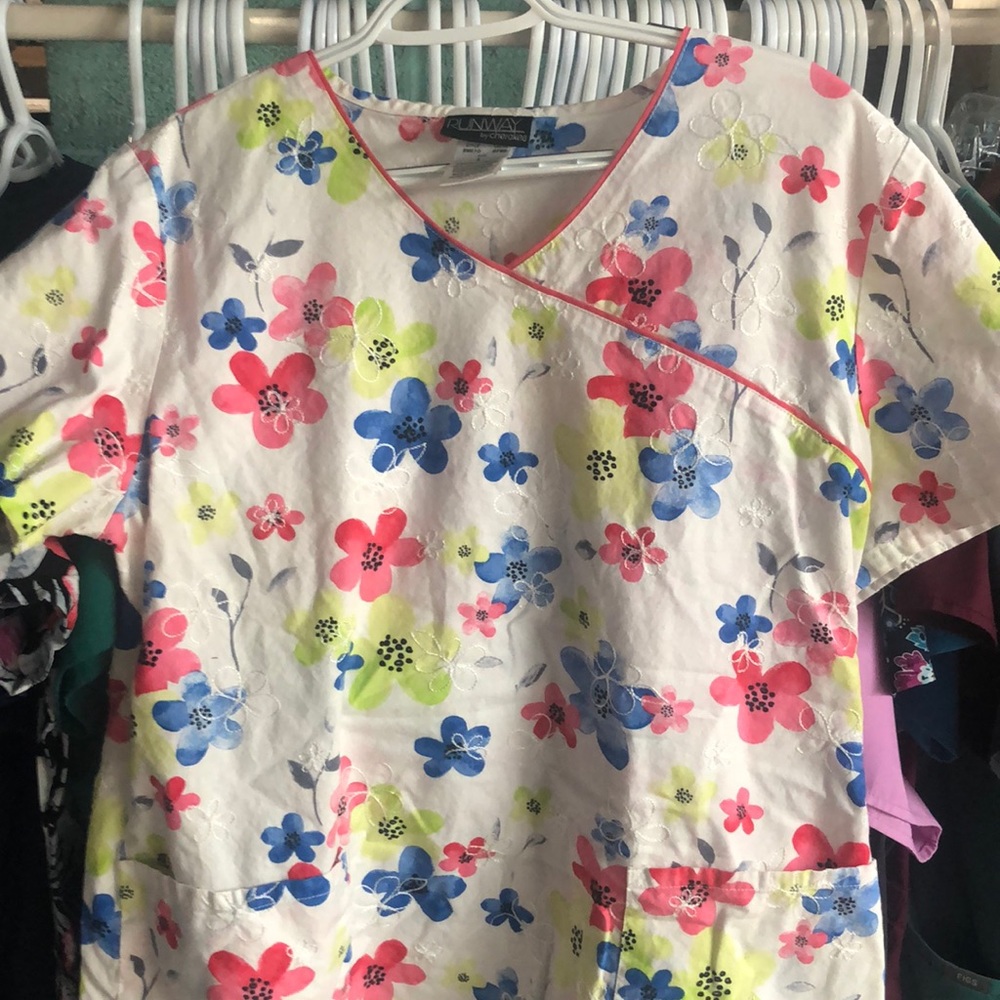 Scrub top